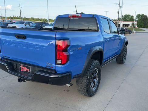 Used 2026 Chevrolet Colorado ZR2 w/ Technology Package AWD/4WD image 7