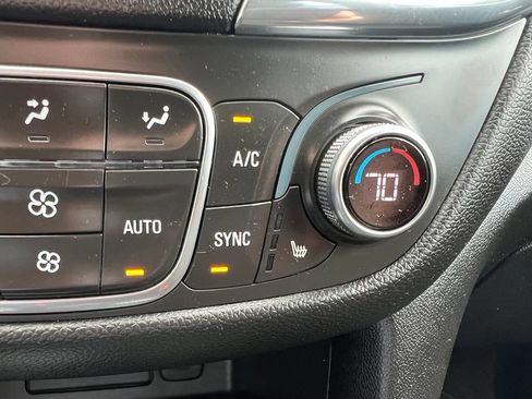 Used 2019 Chevrolet Equinox LT FWD image 37