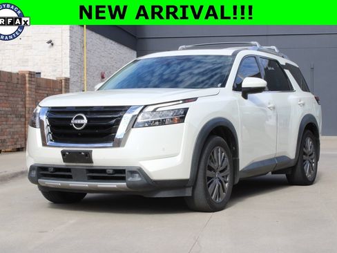 Used 2022 Nissan Pathfinder SL w/ SL Premium Package image 1