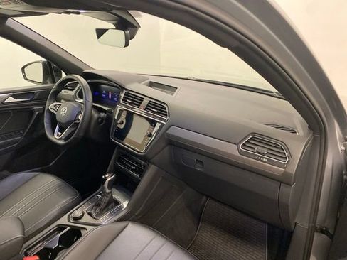 Used 2024 Volkswagen Tiguan SE R-Line AWD/4WD image 23