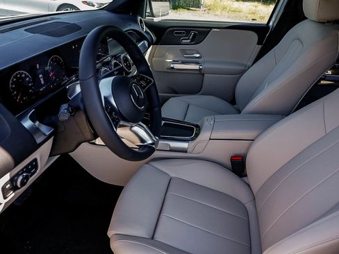 New 2026 Mercedes-Benz GLB 250 image 18