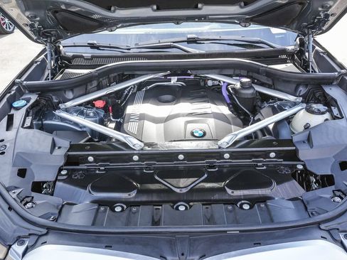 Used 2024 BMW X5 sDrive40i w/ M Sport Package RWD image 26