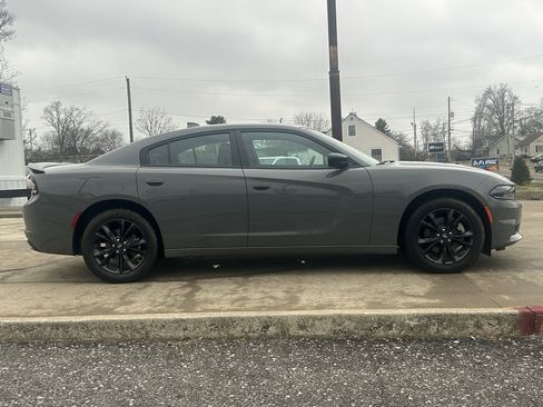 Used 2023 Dodge Charger SXT w/ Blacktop Package image 5