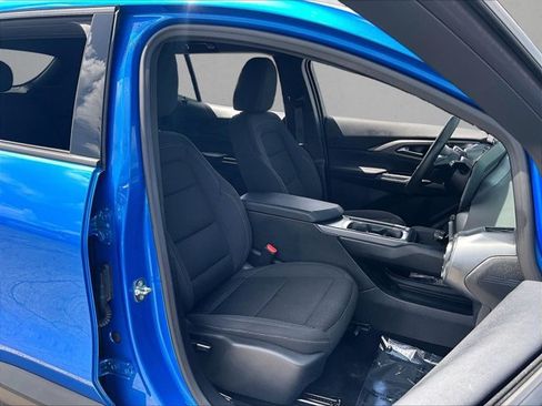 Used 2025 Chevrolet Equinox EV LT FWD image 9