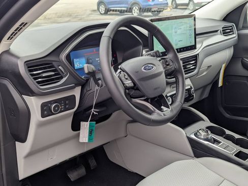 New 2026 Ford Escape SE FWD image 5