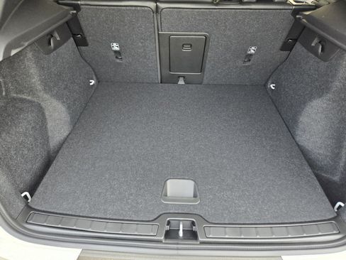 New 2025 Volvo XC40 B5 Core w/ Protection Package Premier image 35