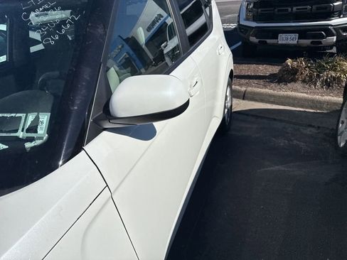 Used 2023 Kia Soul LX w/ LX Technology Package image 3