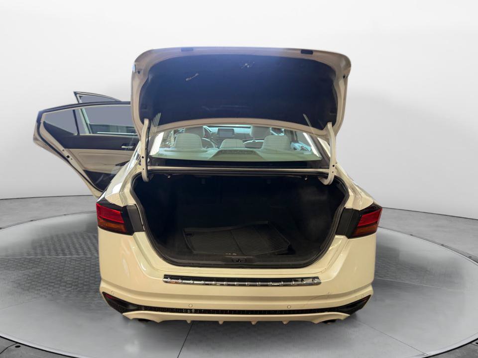 Used 2020 Nissan Altima 2.5 SV FWD image 18