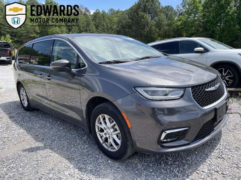 Used 2023 Chrysler Pacifica Touring-L FWD image 1