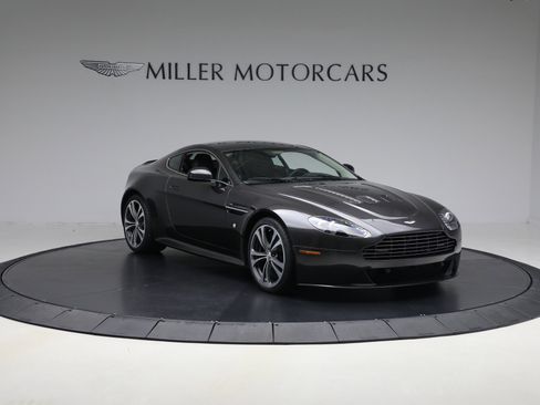 Used 2011 Aston Martin V12 Vantage Coupe image 11