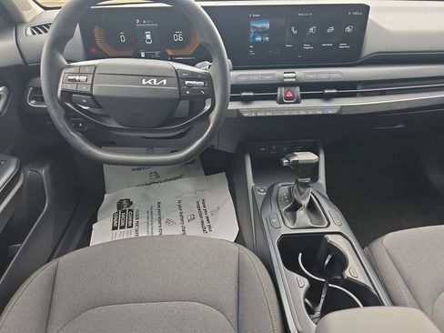 Used 2025 Kia K4 FWD image 18