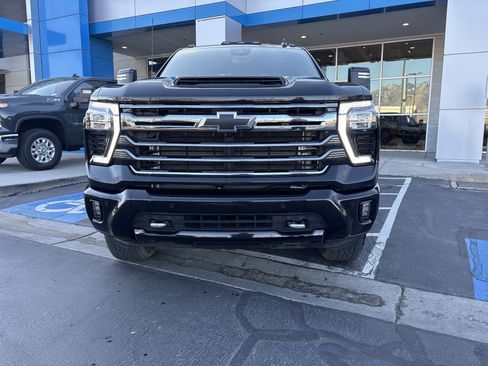 Used 2024 Chevrolet Silverado 3500 High Country w/ Technology Package image 9