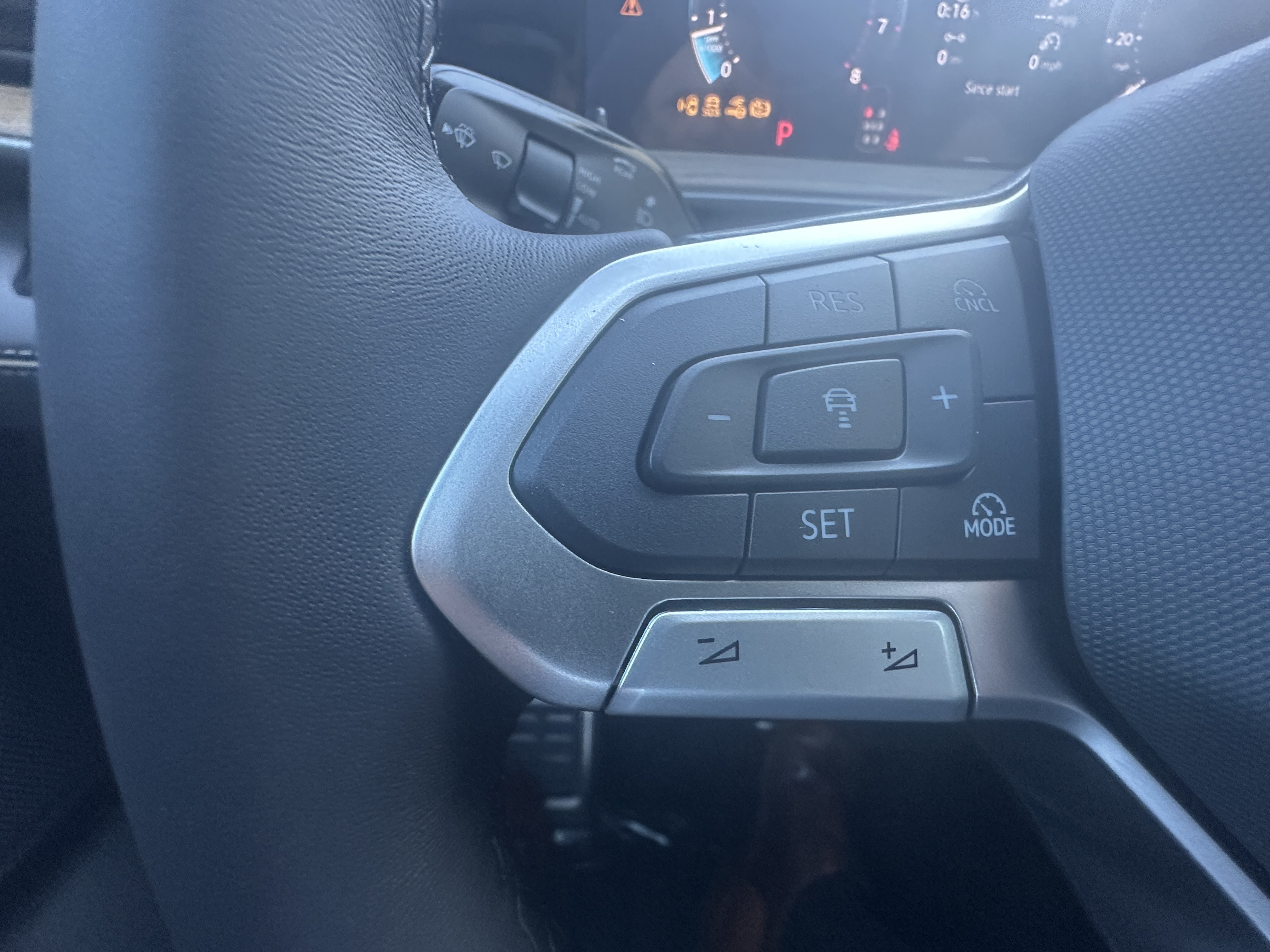 New 2027 Volkswagen Atlas SEL R-Line AWD/4WD image 13