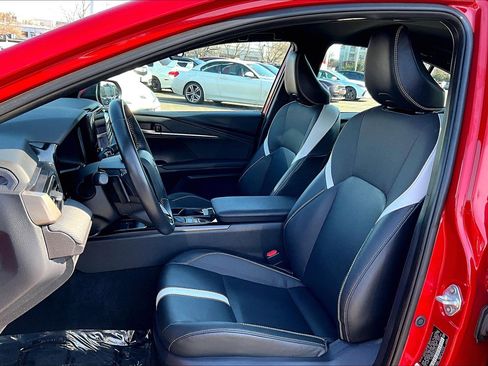 Used 2025 Toyota Camry SE image 23