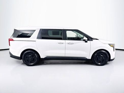 New 2026 Kia Carnival image 4