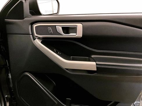 Certified 2022 Ford Explorer XLT w/ Equipment Group 202A AWD/4WD image 23