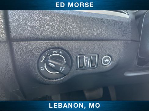 Used 2023 Chrysler 300 Touring L image 17