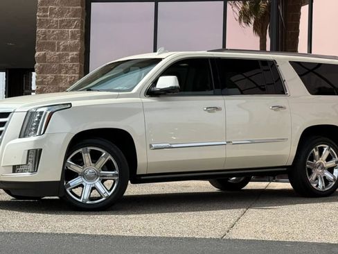 Used 2015 Cadillac Escalade ESV Premium AWD/4WD image 4