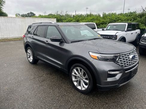 Used 2022 Ford Explorer Platinum w/ Equipment Group 601A AWD/4WD image 3