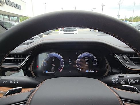 New 2025 Jeep Grand Cherokee Summit image 19