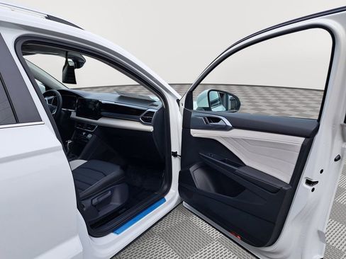 New 2025 Volkswagen Taos SEL AWD/4WD image 17