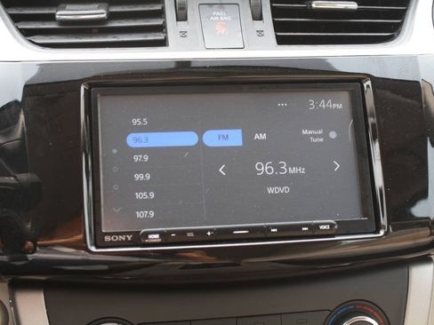 Used 2015 Nissan Sentra SV w/ Cold Weather Package FWD image 8