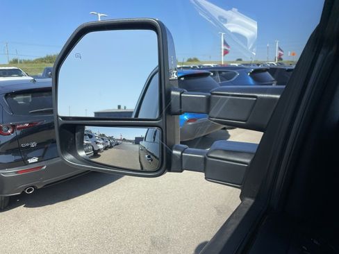 Used 2017 Ford F250 Lariat w/ Chrome Package image 39