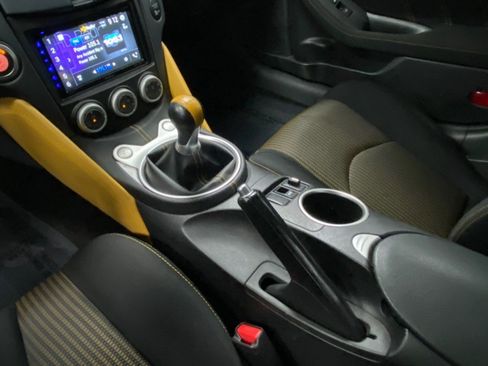 Used 2019 Nissan 370Z Coupe w/ Z34 Heritage Edition - White image 26