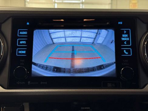 Used 2018 Toyota Tacoma TRD Sport AWD/4WD image 36