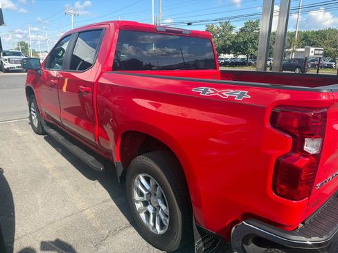 Used 2023 Chevrolet Silverado 1500 LT AWD/4WD image 28