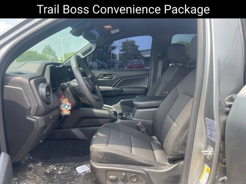 Used 2023 Chevrolet Colorado Trail Boss w/ Advanced Trailering Package AWD/4WD image 13