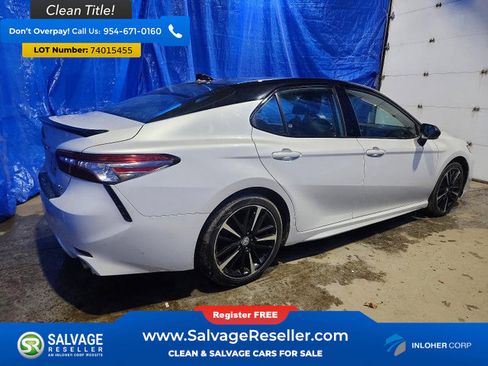 Used 2019 Toyota Camry XSE image 4