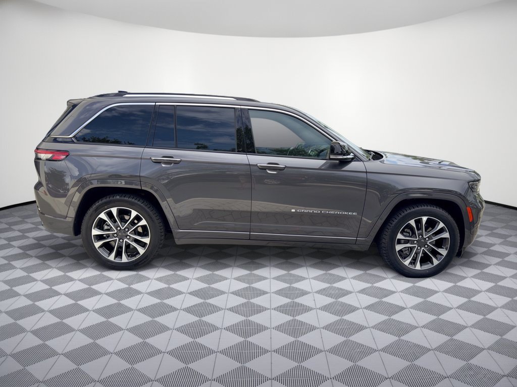 Used 2023 Jeep Grand Cherokee Overland AWD/4WD image 8