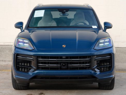 Used 2024 Porsche Cayenne Turbo AWD/4WD image 53