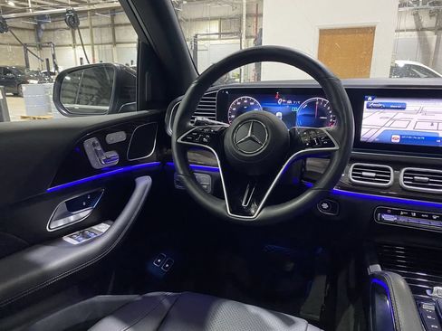 Used 2025 Mercedes-Benz GLE 450e 4MATIC w/ Driver Assistance Package image 3