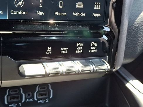 Used 2023 RAM 1500 Laramie AWD/4WD image 23