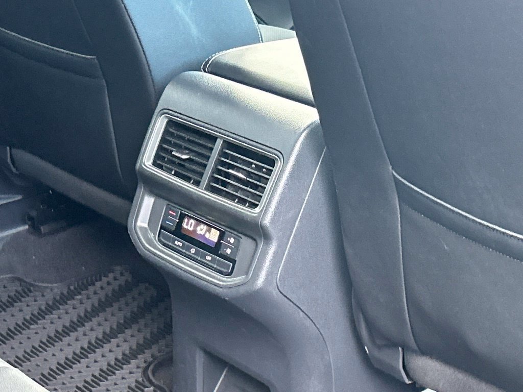 Certified 2024 Volkswagen Atlas SE FWD image 46