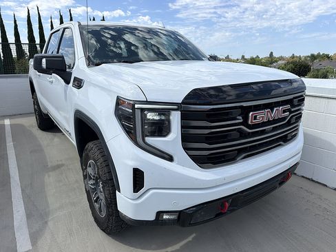 Used 2025 GMC Sierra 1500 AT4 AWD/4WD image 3