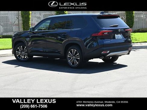 Used 2025 Toyota Grand Highlander AWD Hybrid image 4
