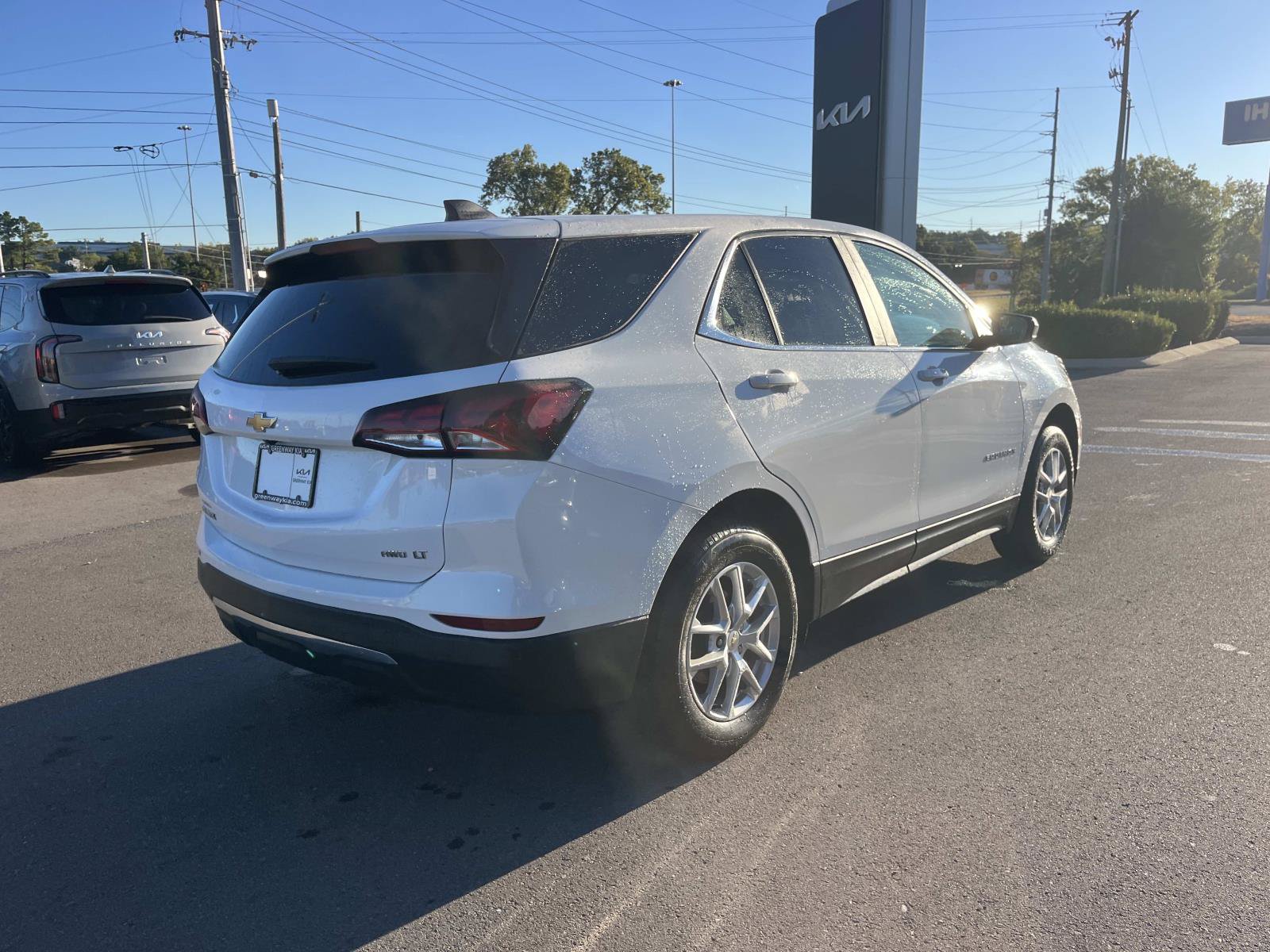 Used 2024 Chevrolet Equinox LT AWD/4WD image 3