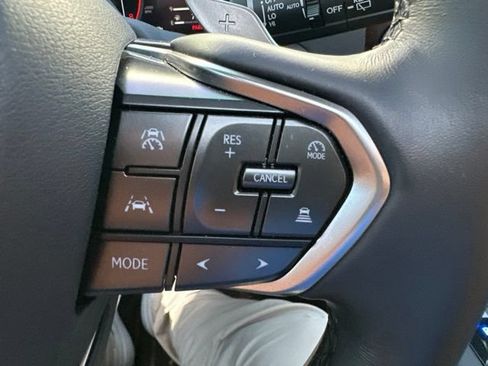 Used 2025 Lexus GX 550 w/ Accessory Package (Z1) AWD/4WD image 17