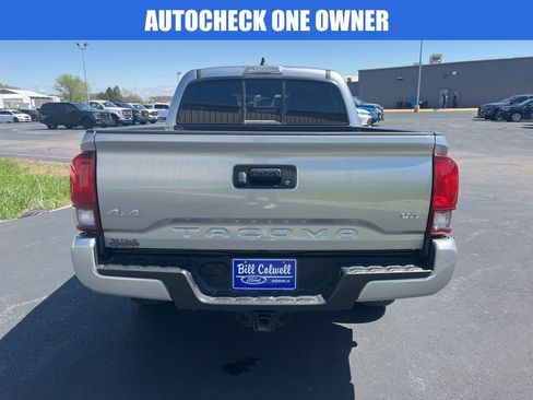 Used 2022 Toyota Tacoma SR AWD/4WD image 5