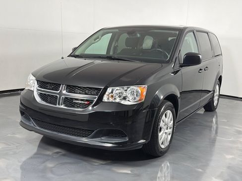 Used 2019 Dodge Grand Caravan SE FWD image 8
