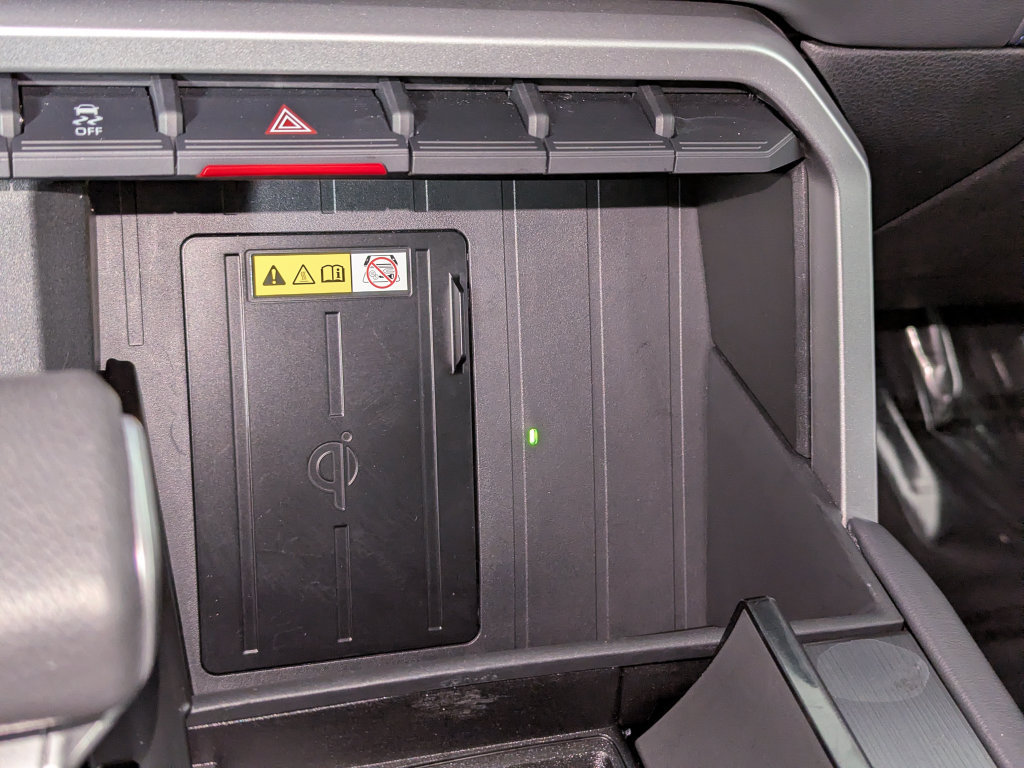 Used 2024 Toyota Sequoia Platinum AWD/4WD image 26