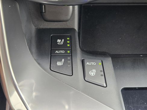 Used 2023 Lexus LX 600 4WD w/ Appearance Package image 17