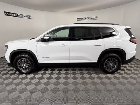 Used 2025 GMC Acadia Elevation image 3