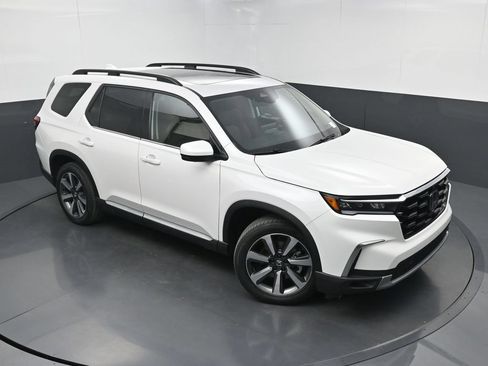 Used 2024 Honda Pilot Elite image 35