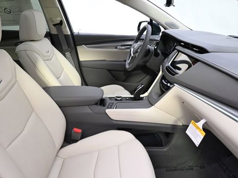 New 2026 Cadillac XT5 Premium Luxury w/ Driver Assist Package image 16