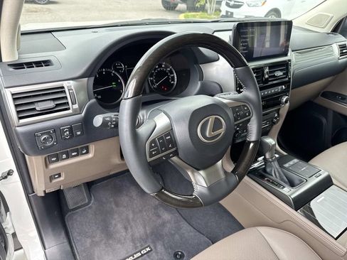 Used 2023 Lexus GX 460 Premium AWD/4WD image 18