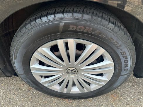 Used 2015 Volkswagen Passat 1.8T S w/ Technology Package FWD image 29